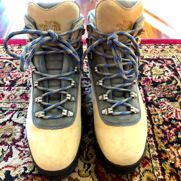 🐫The North Face hiking boots🏔🥾 - Picture 1 of 4